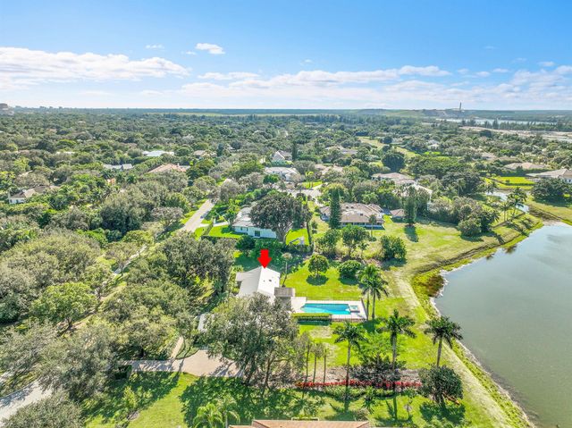 8631 Steeplechase Drive, Palm Beach Gardens, FL 33418