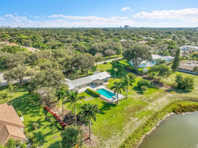 8631 Steeplechase Drive, Palm Beach Gardens, FL 33418