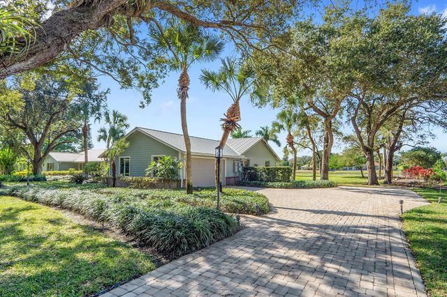 8631 Steeplechase Drive, Palm Beach Gardens, FL 33418