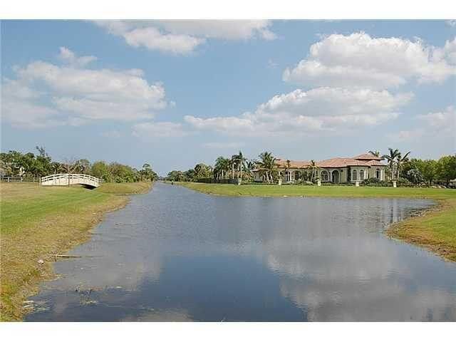 8631 Steeplechase Drive, Palm Beach Gardens, FL 33418