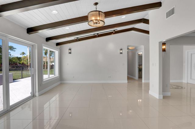 8631 Steeplechase Drive, Palm Beach Gardens, FL 33418