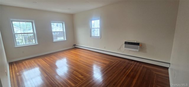 19 Spring Street U - L, Oyster Bay, NY 11771