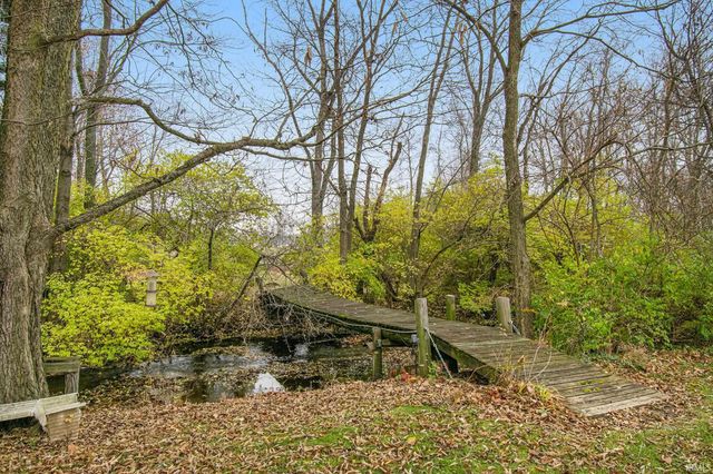 1707 S Briarwood Drive, Warsaw, IN 46580