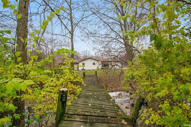 1707 S Briarwood Drive, Warsaw, IN 46580