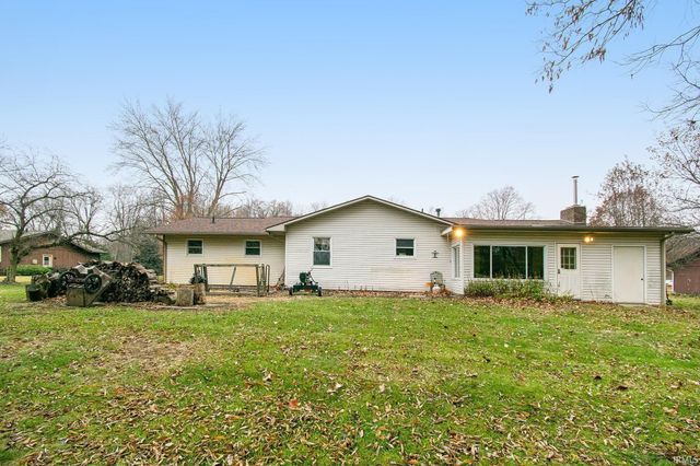 1707 S Briarwood Drive, Warsaw, IN 46580