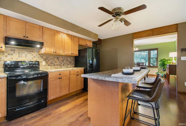 1707 S Briarwood Drive, Warsaw, IN 46580