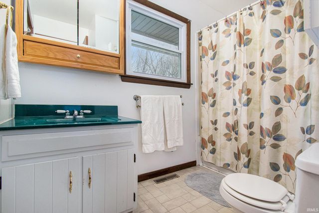 1707 S Briarwood Drive, Warsaw, IN 46580