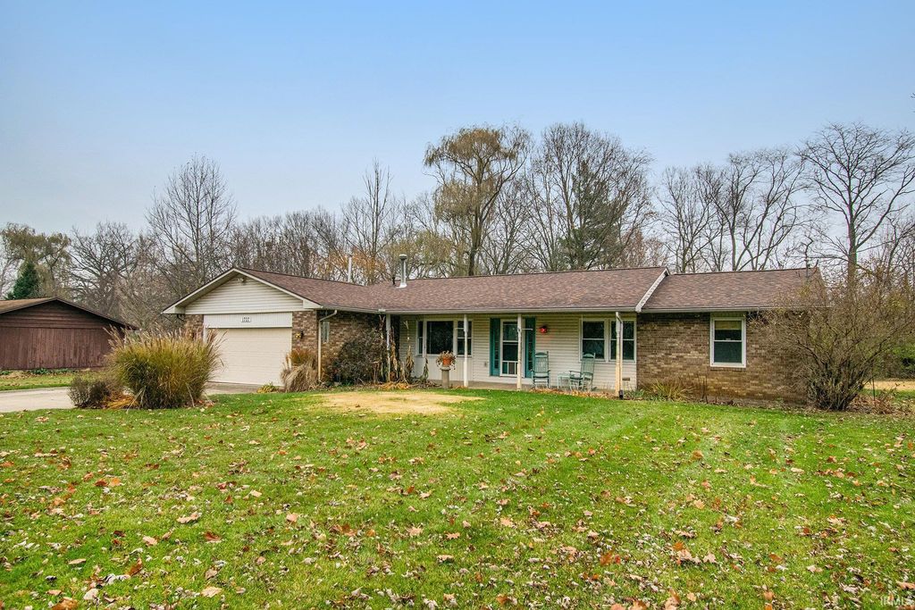 1707 S Briarwood Drive, Warsaw, IN 46580
