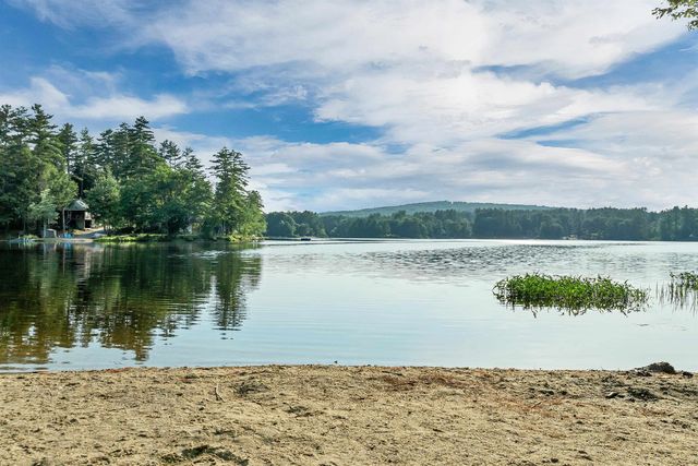 21 Birch Tree Lane, Hillsborough, NH 03244