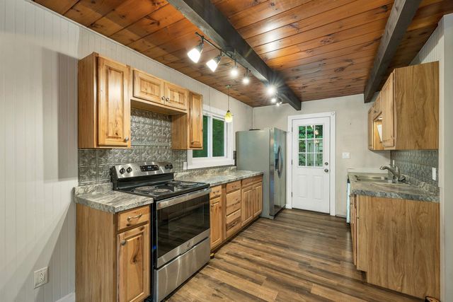 21 Birch Tree Lane, Hillsborough, NH 03244