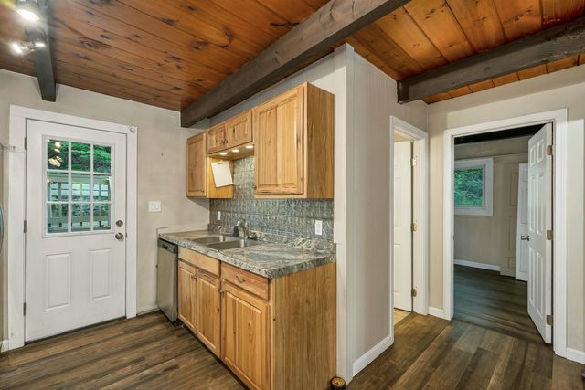 21 Birch Tree Lane, Hillsborough, NH 03244