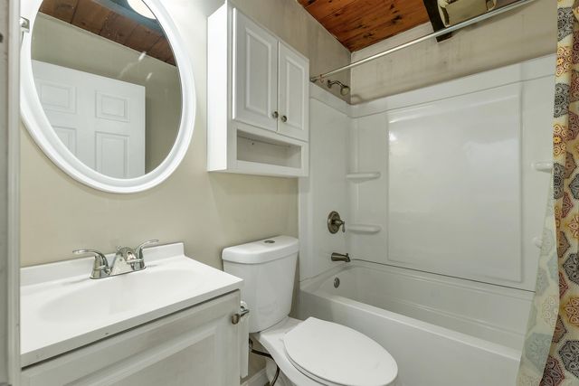 21 Birch Tree Lane, Hillsborough, NH 03244