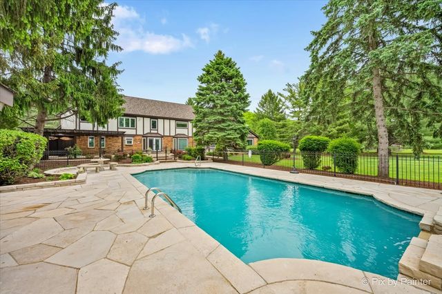 3 Auburn Lane, Barrington Hills, IL 60010