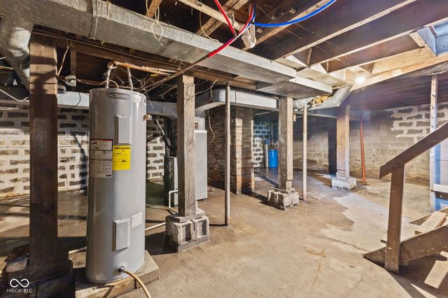 320 Lockerbie Street, Mooresville, IN 46158