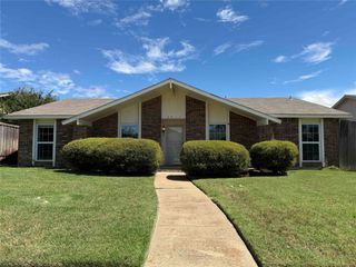 2917 Esquire Lane, Garland, TX 75044