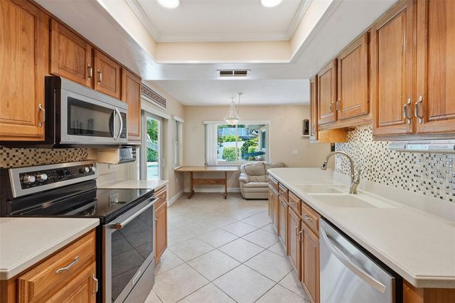 12104 99TH AVENUE, Seminole, FL 33772