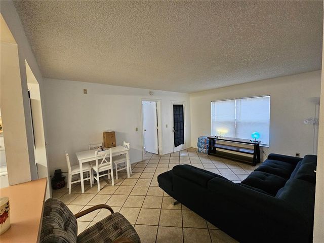 8208 FAIRWAYS CIRCLE B101, Ocala, FL 34472