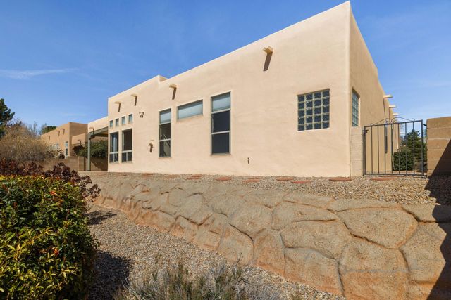 10905 Carreta Drive NW, Albuquerque, NM 87114