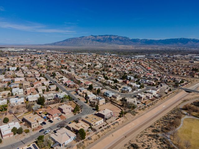 10905 Carreta Drive NW, Albuquerque, NM 87114