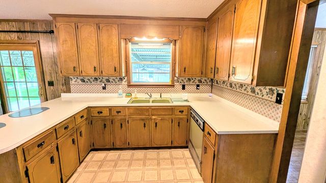 4831 Fortner St, Dothan, AL 36305