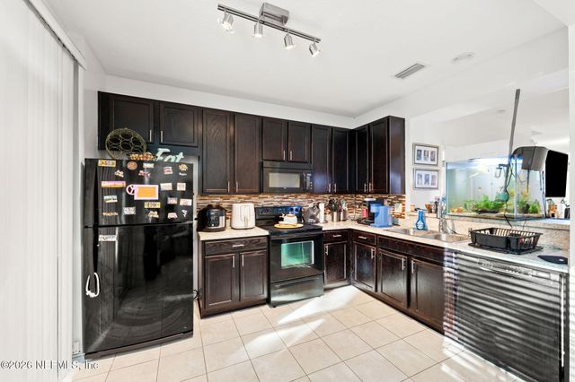 8653 VICTORIA FALLS Drive, Jacksonville, FL 32244
