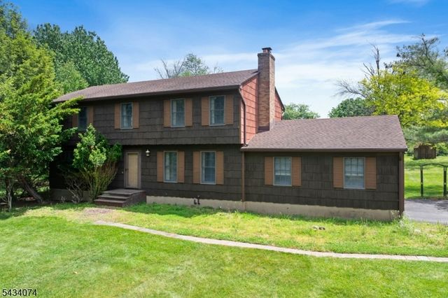 42 Higginsville Rd, Readington Twp., NJ 08853