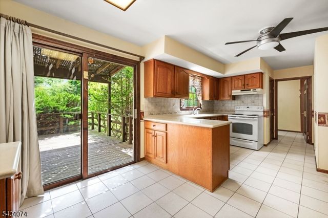 42 Higginsville Rd, Readington Twp., NJ 08853