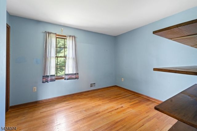 42 Higginsville Rd, Readington Twp., NJ 08853