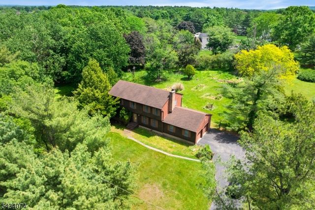 42 Higginsville Rd, Readington Twp., NJ 08853