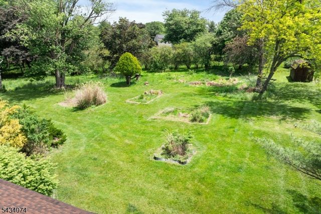 42 Higginsville Rd, Readington Twp., NJ 08853