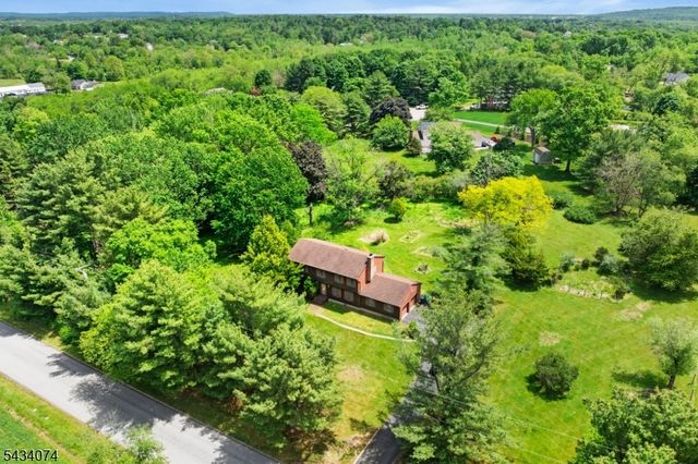 42 Higginsville Rd, Readington Twp., NJ 08853