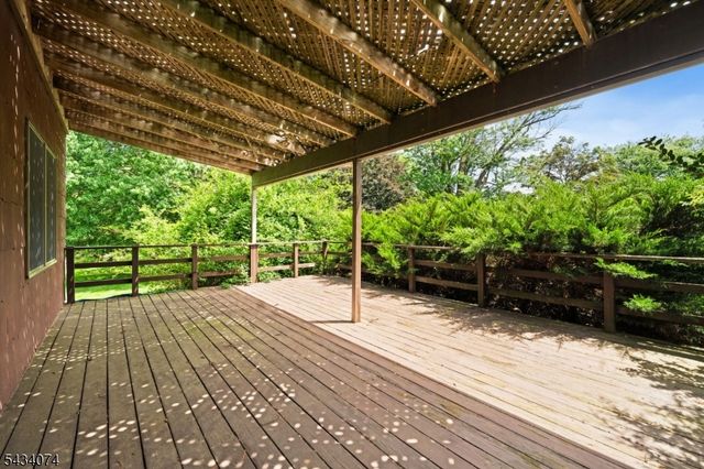 42 Higginsville Rd, Readington Twp., NJ 08853
