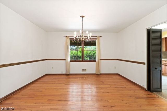42 Higginsville Rd, Readington Twp., NJ 08853