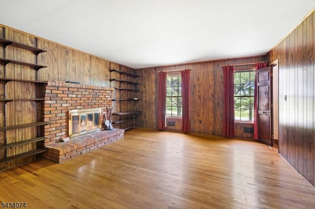 42 Higginsville Rd, Readington Twp., NJ 08853