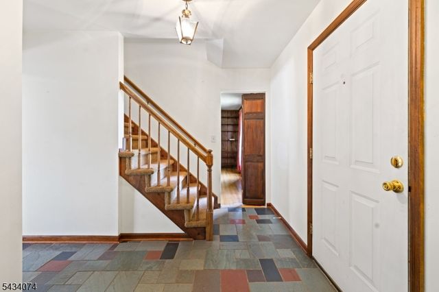 42 Higginsville Rd, Readington Twp., NJ 08853