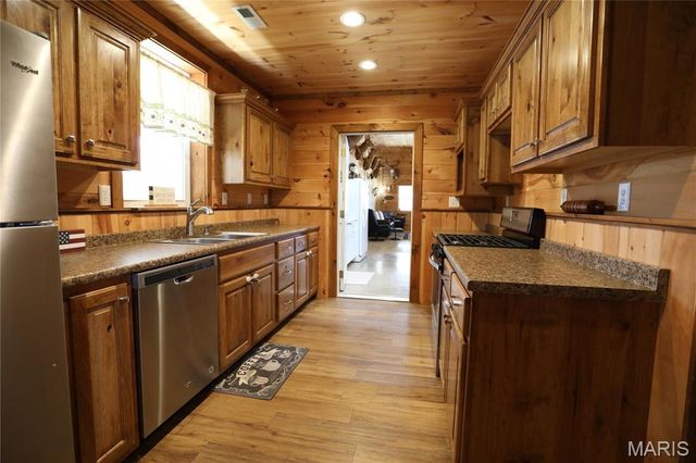 98 Carter 132C, Van Buren, MO 63965