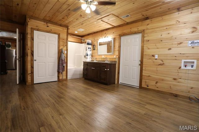 98 Carter 132C, Van Buren, MO 63965