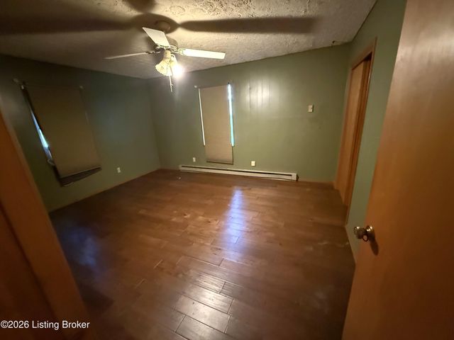 340 E Indian Stone Rd, Shepherdsville, KY 40165