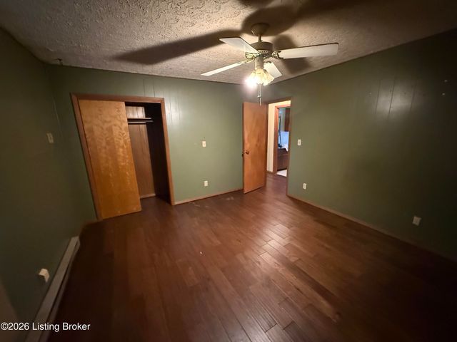 340 E Indian Stone Rd, Shepherdsville, KY 40165