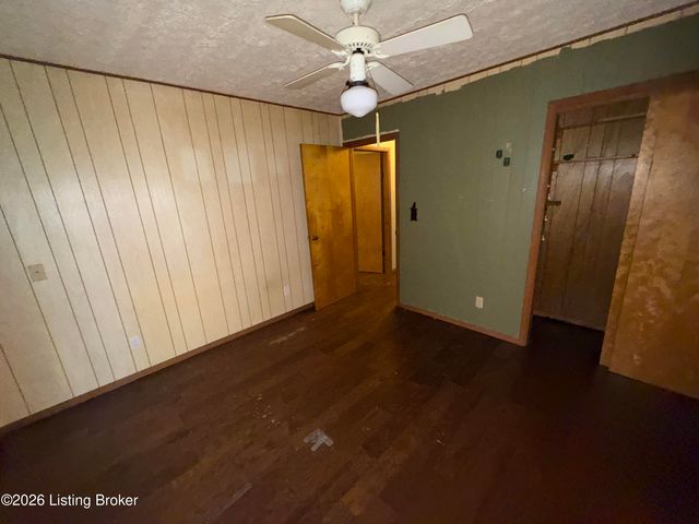 340 E Indian Stone Rd, Shepherdsville, KY 40165