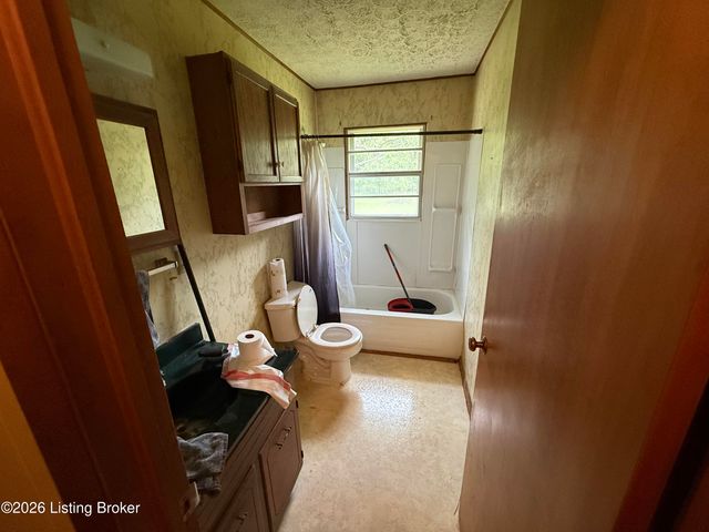 340 E Indian Stone Rd, Shepherdsville, KY 40165