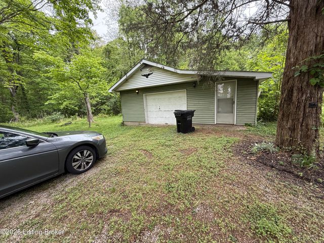 340 E Indian Stone Rd, Shepherdsville, KY 40165