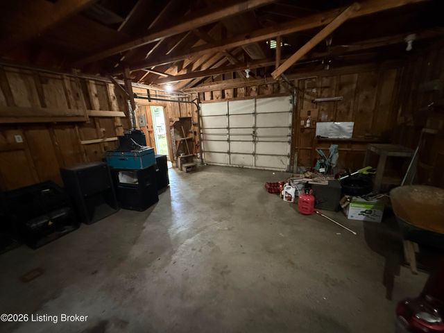 340 E Indian Stone Rd, Shepherdsville, KY 40165