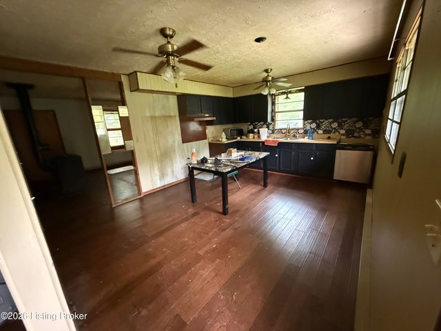 340 E Indian Stone Rd, Shepherdsville, KY 40165