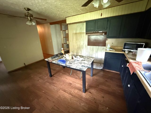 340 E Indian Stone Rd, Shepherdsville, KY 40165