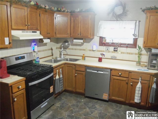 14 West Lucas Avenue, Dunkirk, NY 14048