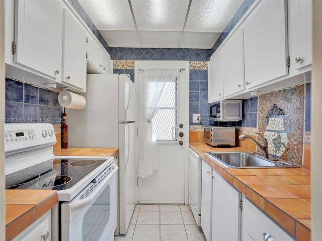 16901 NE 13th Ave 110, Miami, FL 33162