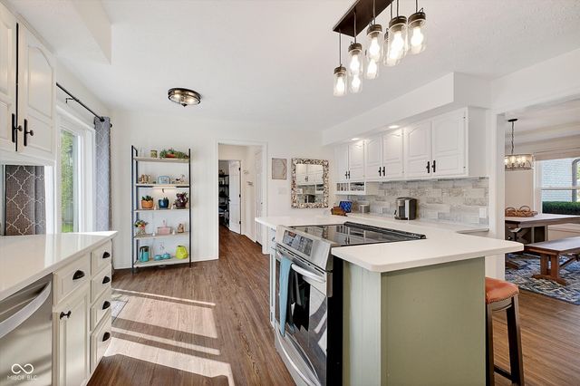 913 Arrowwood Drive, Carmel, IN 46033