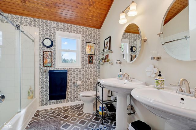 913 Arrowwood Drive, Carmel, IN 46033