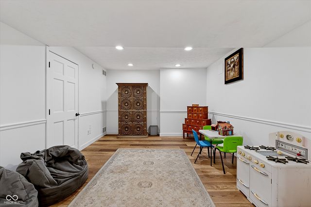 913 Arrowwood Drive, Carmel, IN 46033